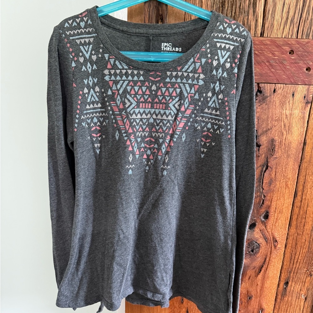 Epic Threads Charcoal and Pink Geometric Top